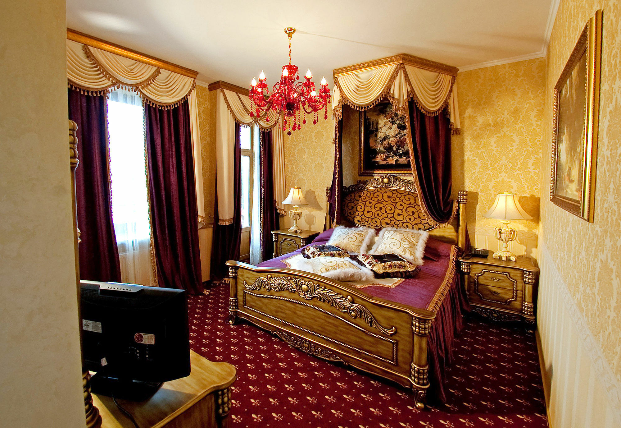 Deluxe Kupava Hotel 5*